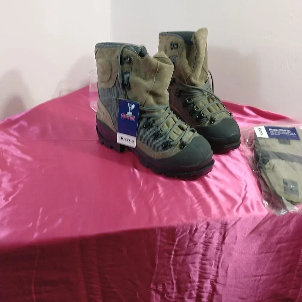 BATES MENS SZ 6R TORA BORA ALPINE HIKING BOOTS MODEL #E03600C
